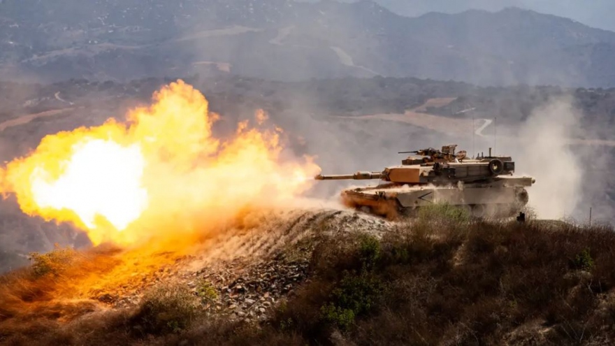 Ukraine lần đầu công bố video thực chiến của xe tăng Abrams do Mỹ hỗ trợ